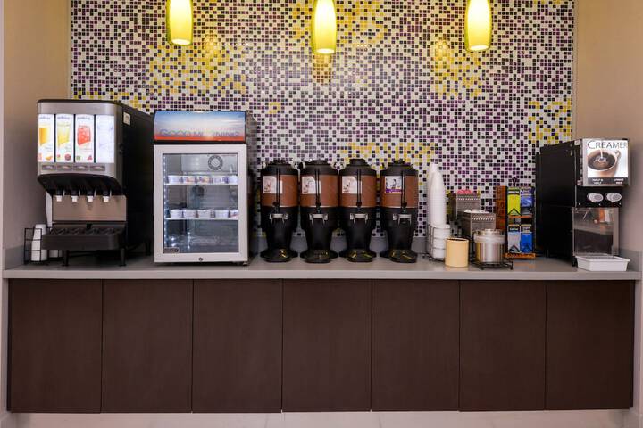 Breakfast/Coffee Service 64 of 86