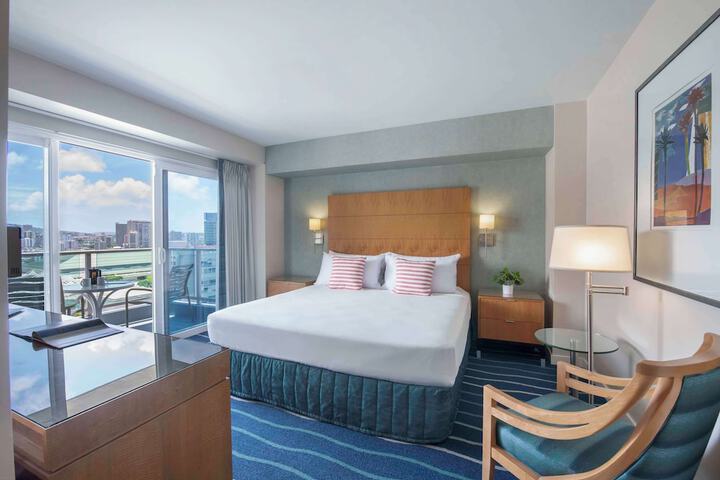 Room 40 of 76