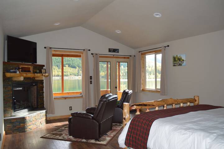 Summit Lake Lodge