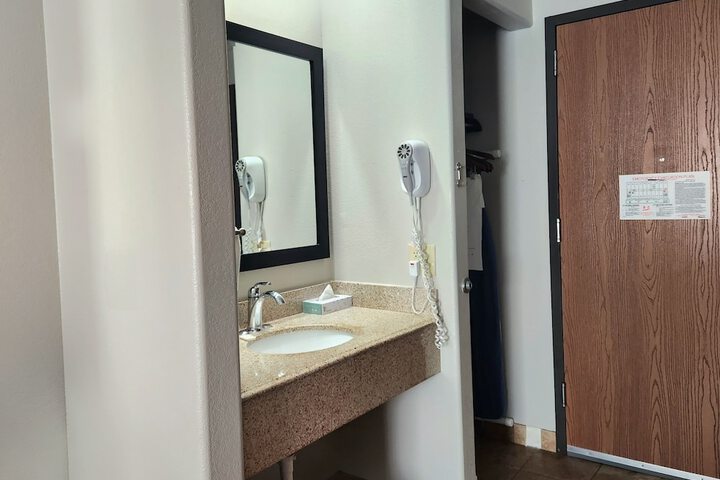 Room 26 of 42