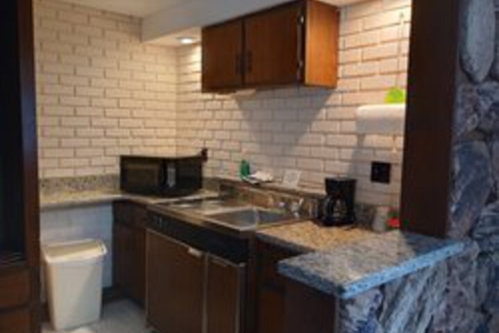 Suite 26 of 140