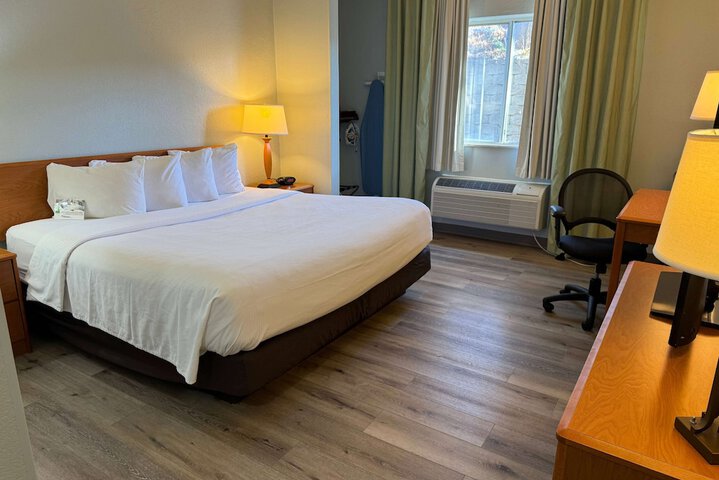 Room 40 of 66