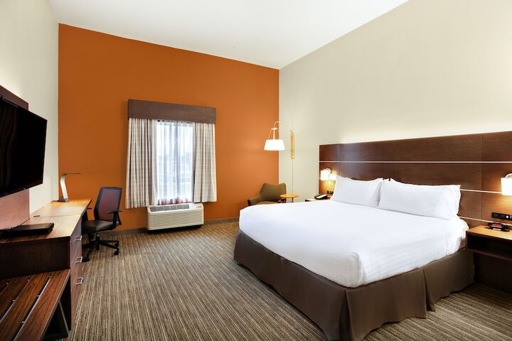 Room 16 of 38