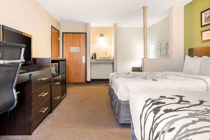 Room 21 of 59