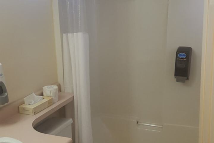 Room 17 of 46