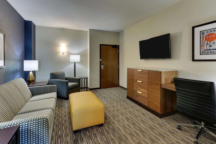 Room 30 of 83