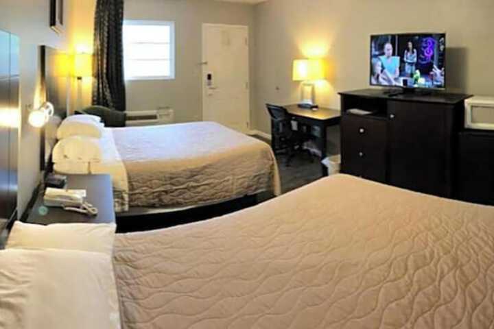 Deerfield Inn & Suites Steele Near Blytheville I 55
