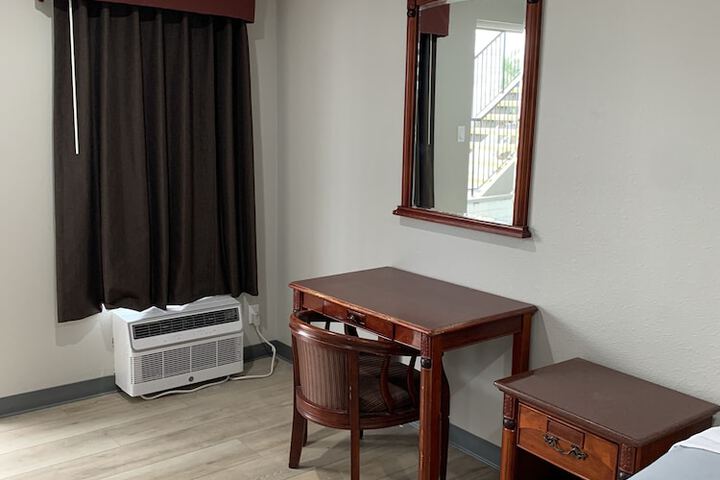 Room 6 of 31