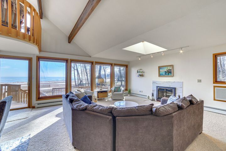 Private Beach & Deck: Spacious Lake Michigan Home