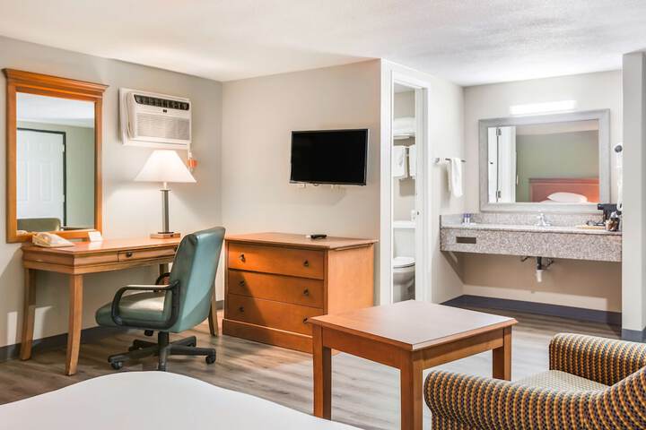 Room 16 of 37
