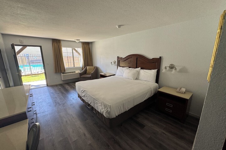 Room 18 of 53