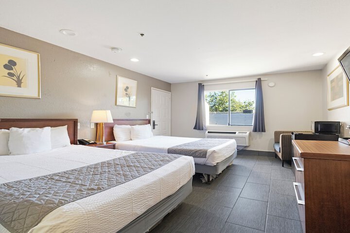 Budget Inn and Suites