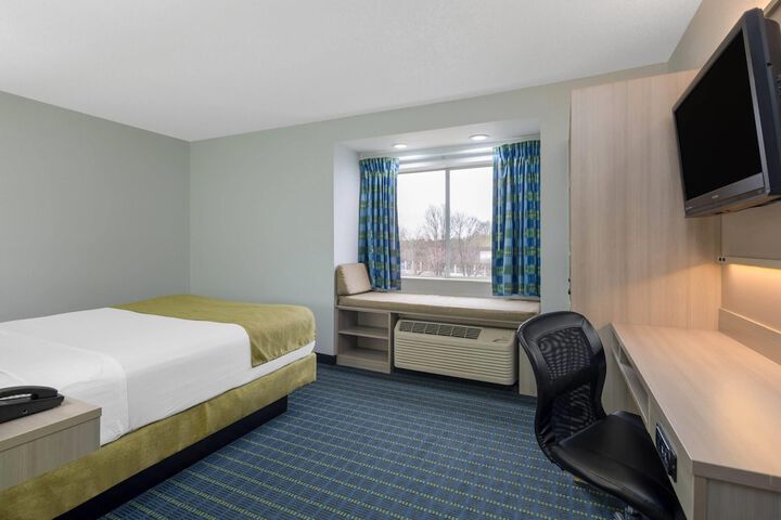 Microtel Inn by Wyndham Cornelius / Lake Norman
