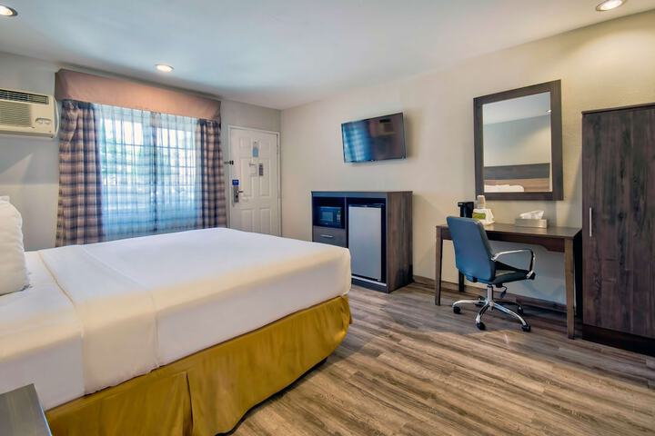 Room 15 of 23