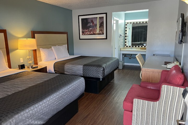 Room 20 of 28