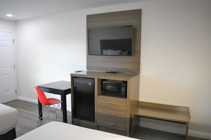 Room 17 of 25