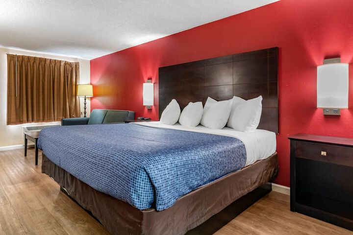 Econo Lodge Oxford near Choccolocco Park