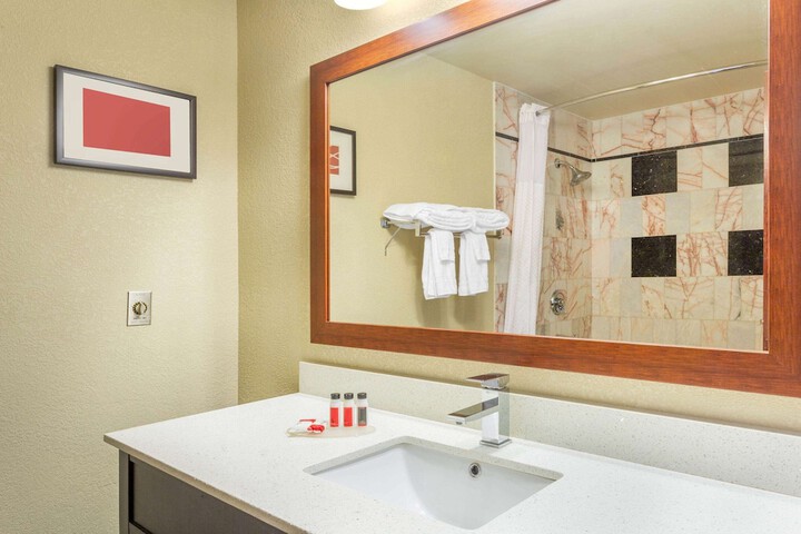 Room 15 of 22