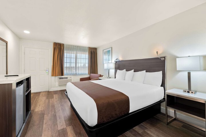 Room 15 of 18