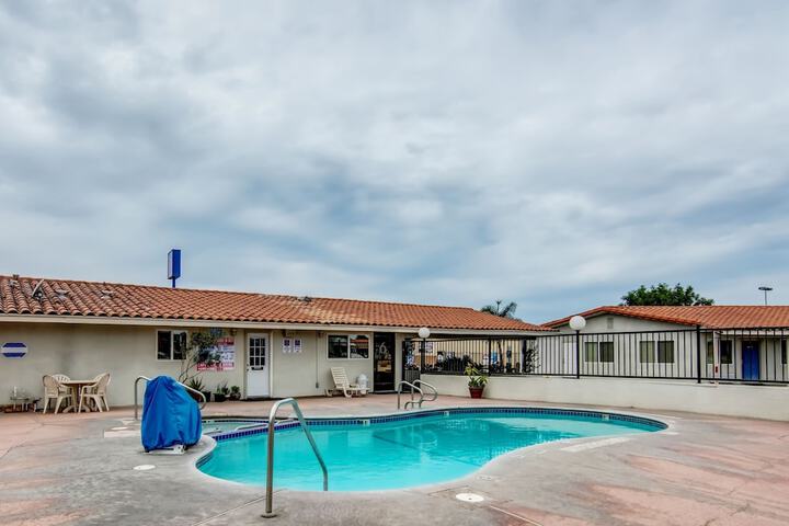Pool 10 of 31