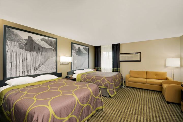 Room 10 of 33