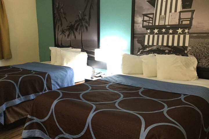 Room 20 of 32