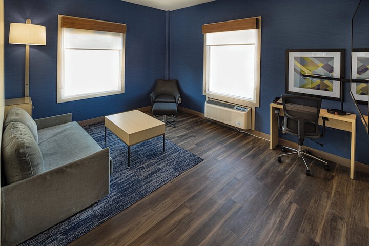 Room 33 of 75