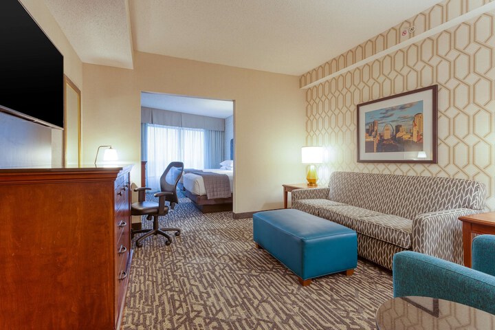 Room 23 of 64