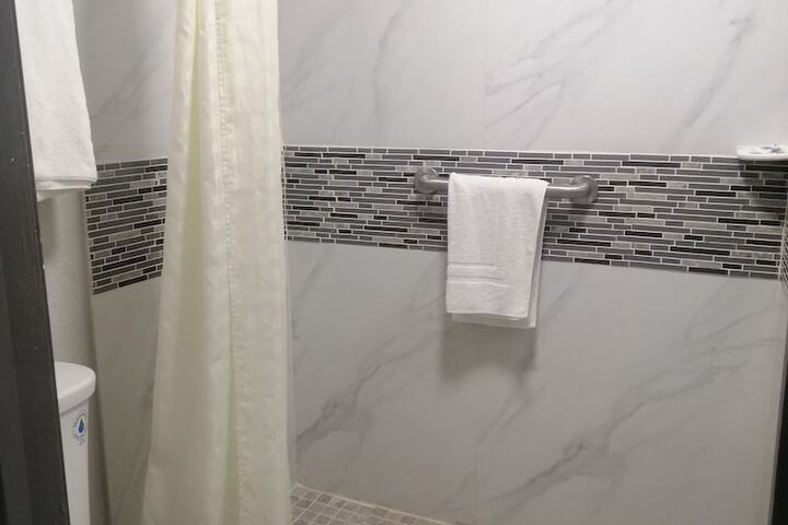 Room 12 of 22