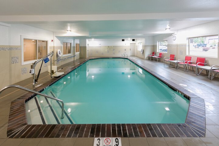 Holiday Inn Express & Suites Hood River by IHG