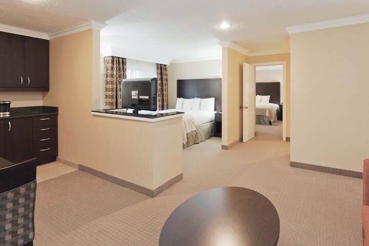 Room 33 of 65