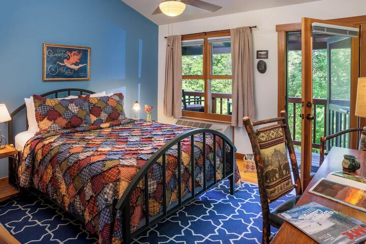 Bent Creek Lodge Bed & Breakfast
