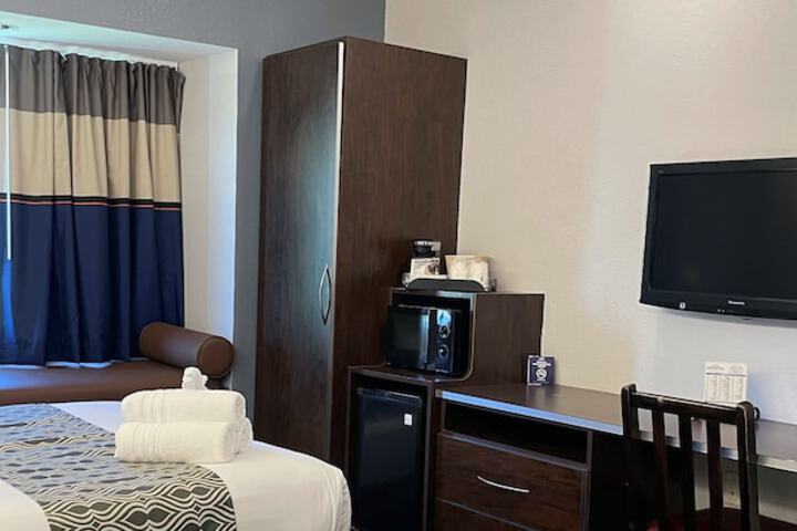 Room 12 of 32