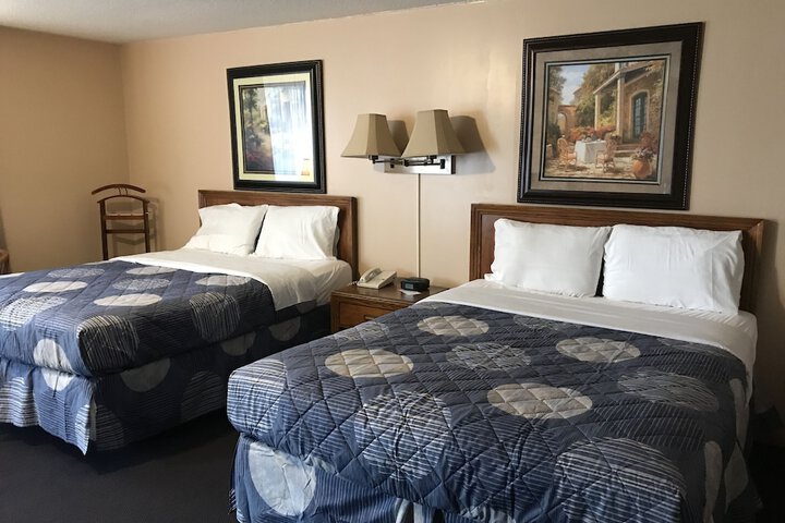 Room 10 of 32