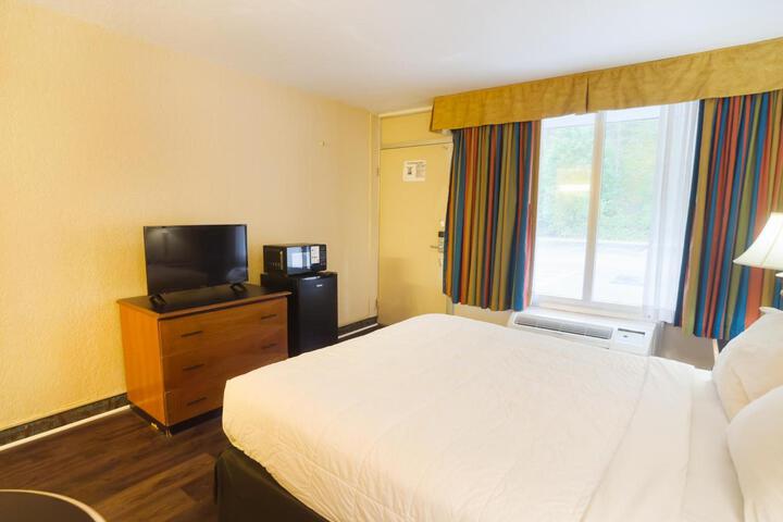 Travelodge by Wyndham Harriman