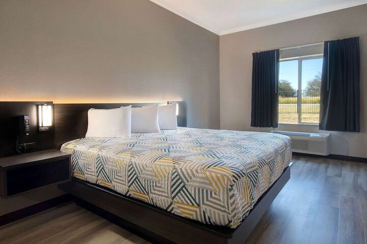 Motel 6 Fort Worth TX – I-35 & I-20