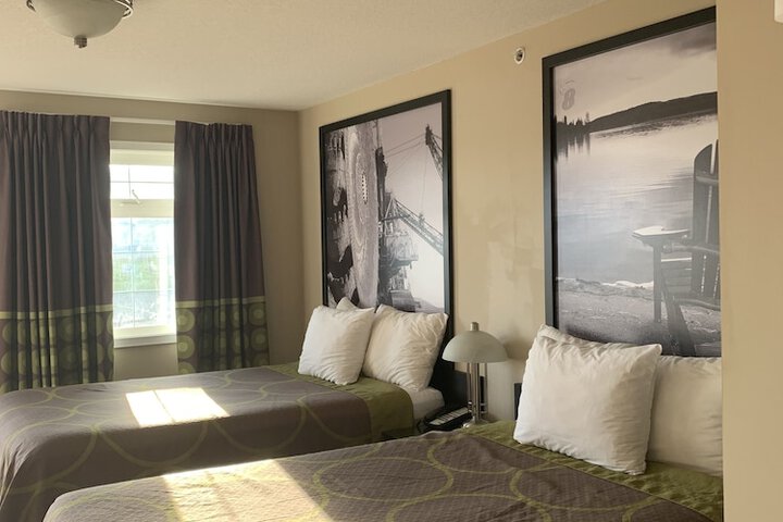 Room 27 of 51
