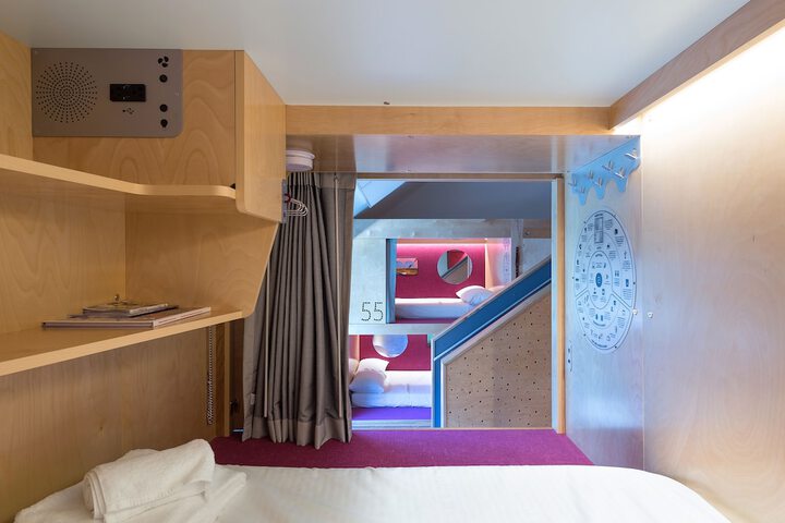 Room 16 of 65