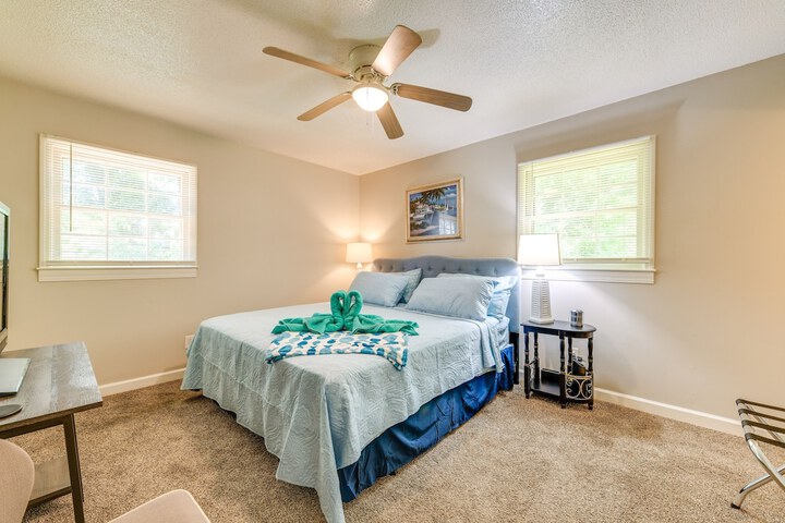 Charming Jonesville Home w / Grill - Near Wineries!