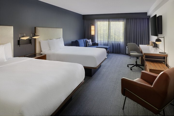 Courtyard by Marriott Edison Woodbridge