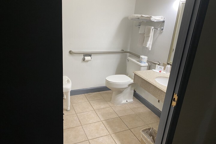 Room 16 of 34