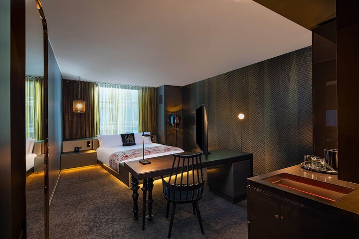 Room 72 of 131