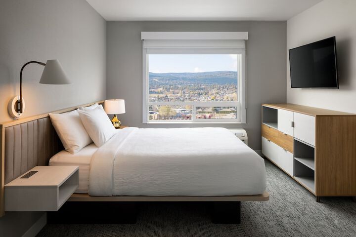 Room 17 of 34