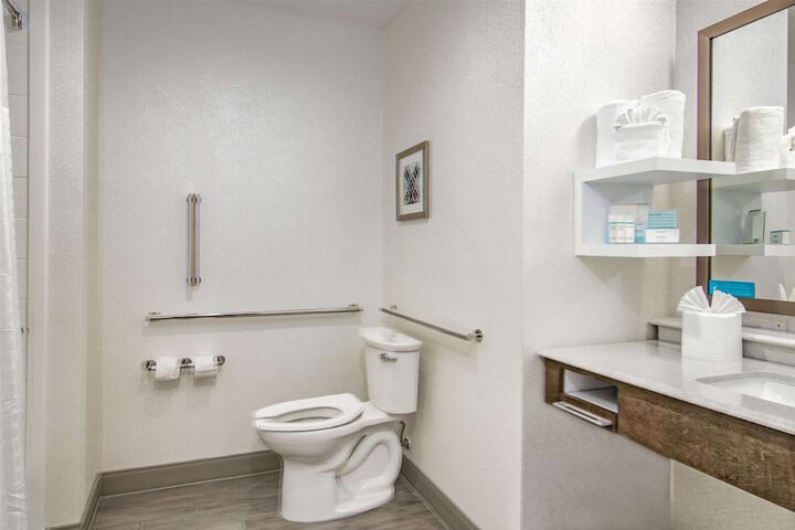 Room 13 of 28