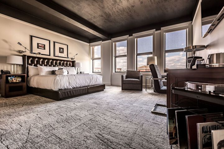 Room 18 of 28