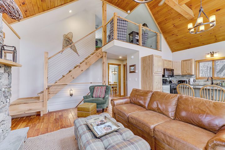 Jeffersonville Home w / Deck Near Hiking & Climbing