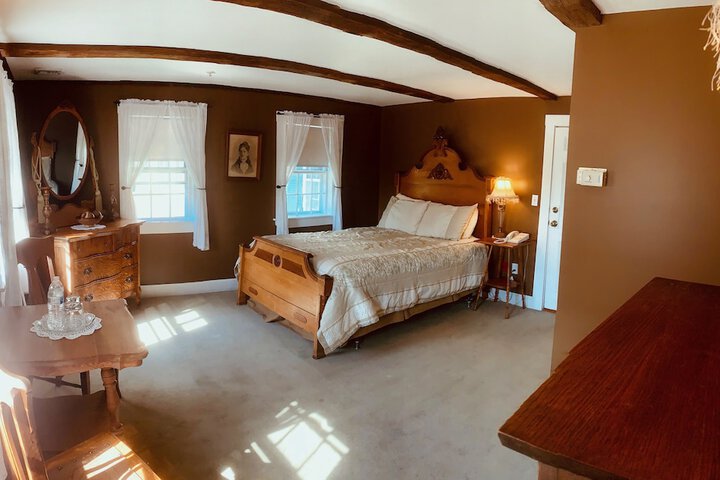 Room 119 of 125