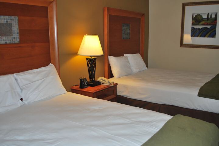 Room 32 of 46