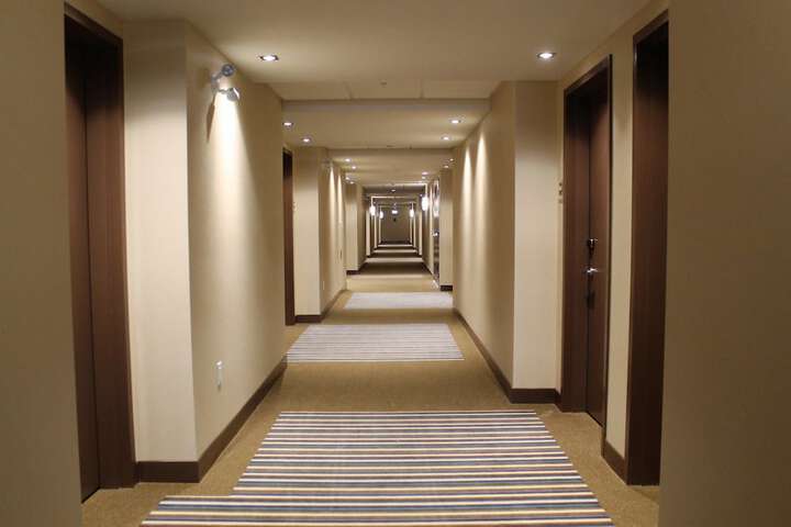 Ballroom/Hall 35 of 38