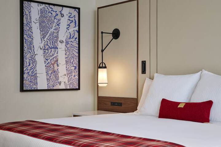 Room 25 of 60
